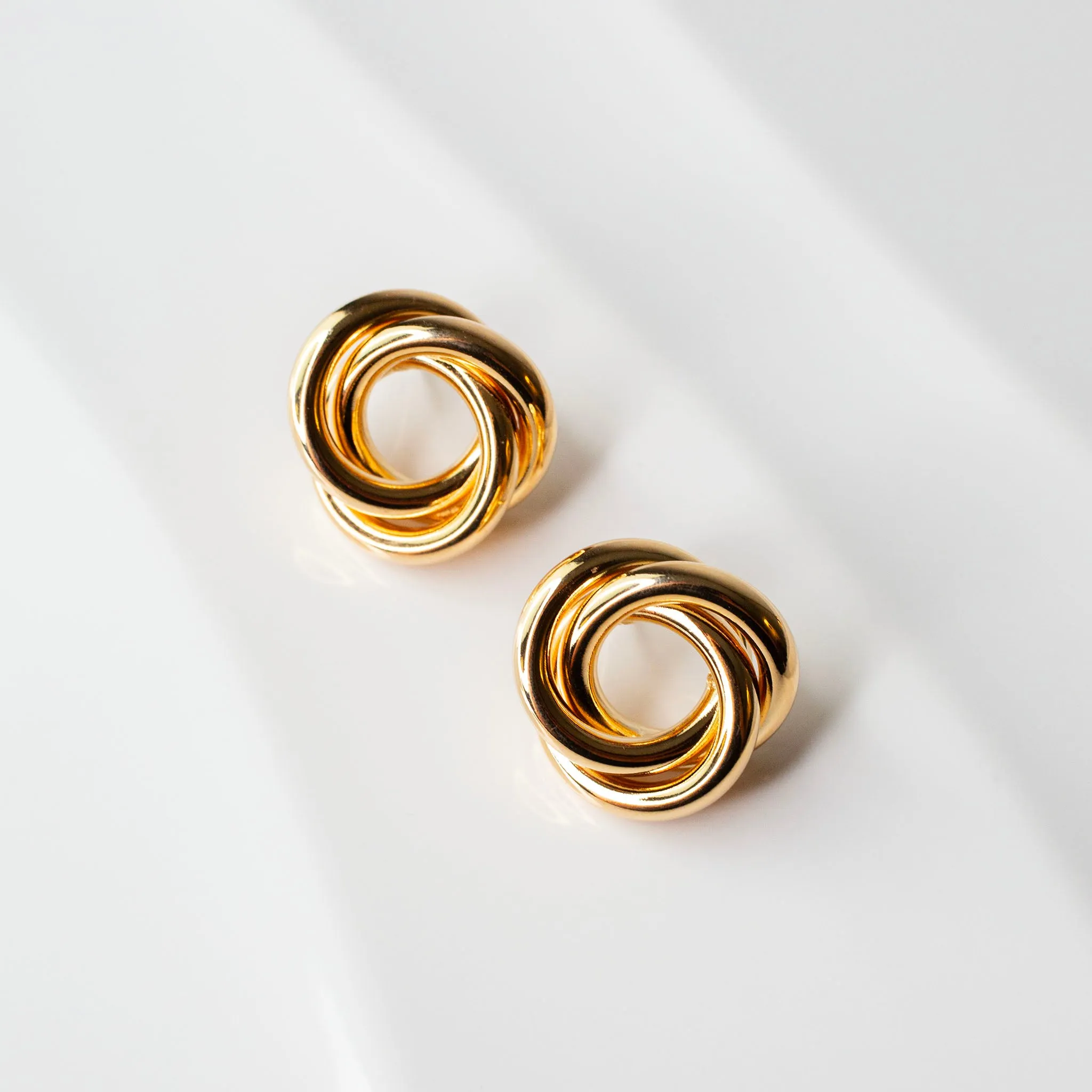 Gia Hollow Knot Stud Earrings