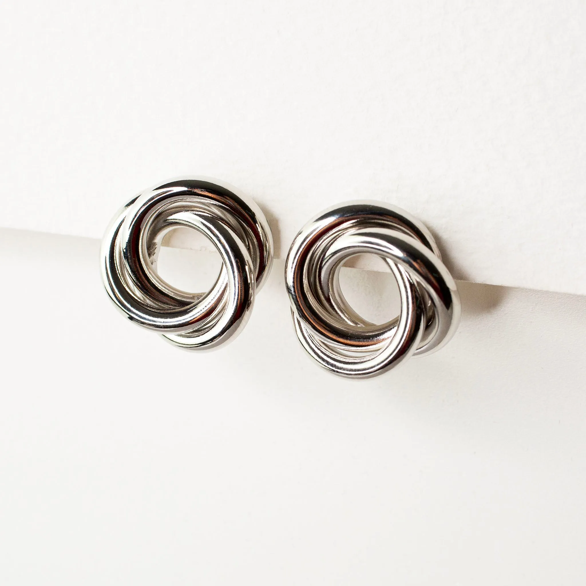 Gia Hollow Knot Stud Earrings