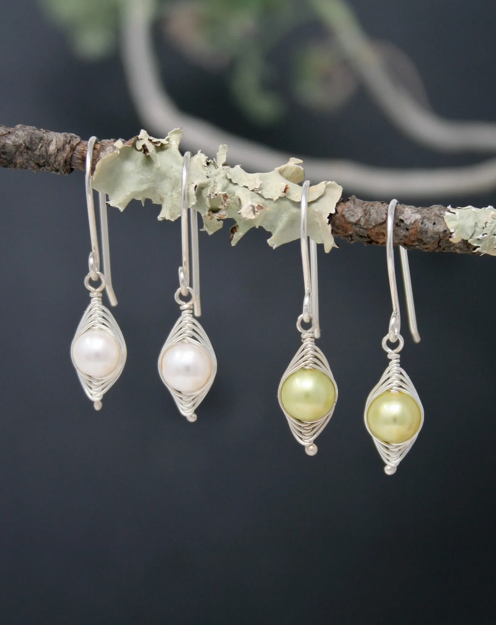 One pea in a pod earrings [made to order]