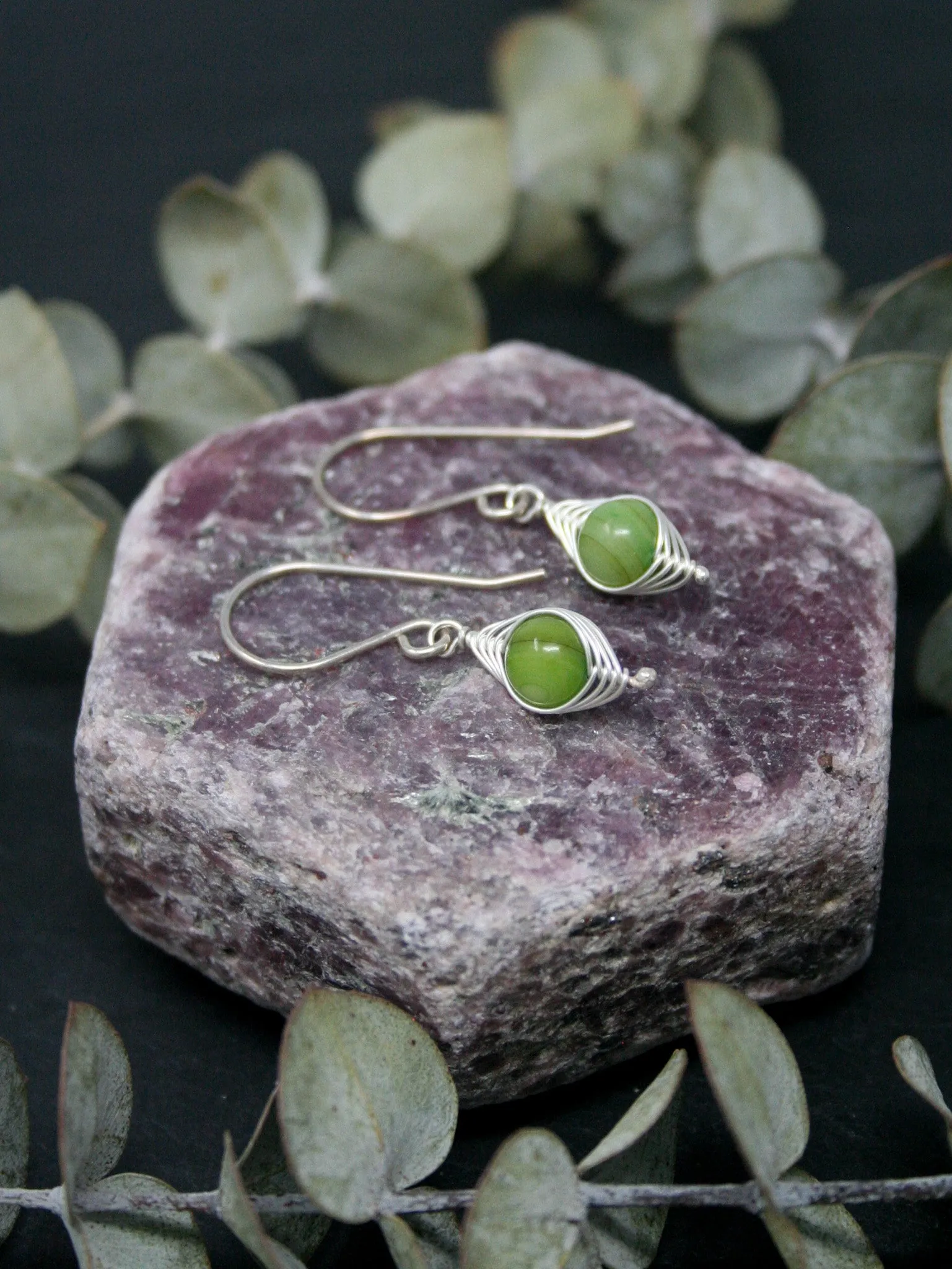 One pea in a pod earrings [made to order]