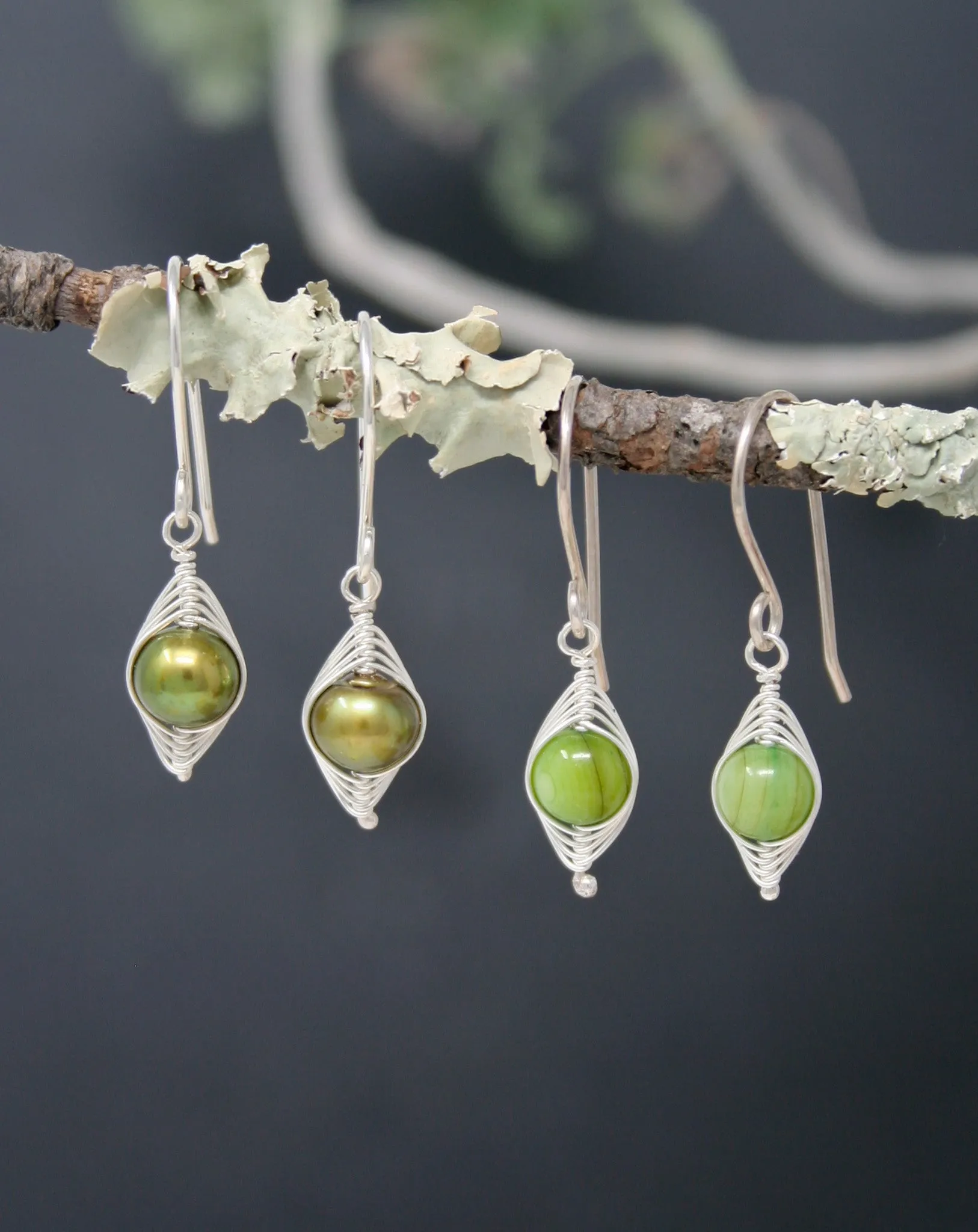 One pea in a pod earrings [made to order]