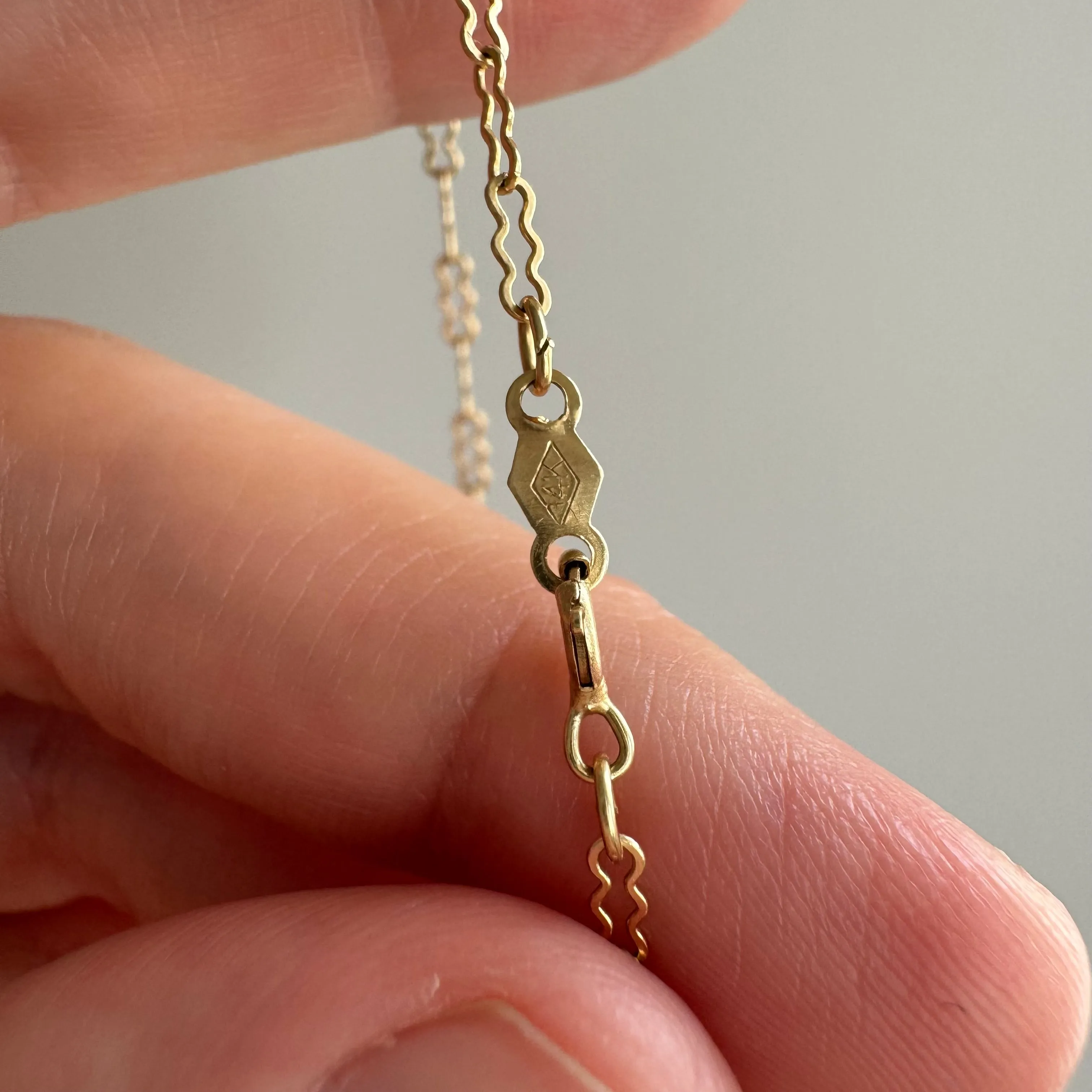 V I N T A G E // almost peanut / 14k yellow gold fancy link paperclip chain / 15.25