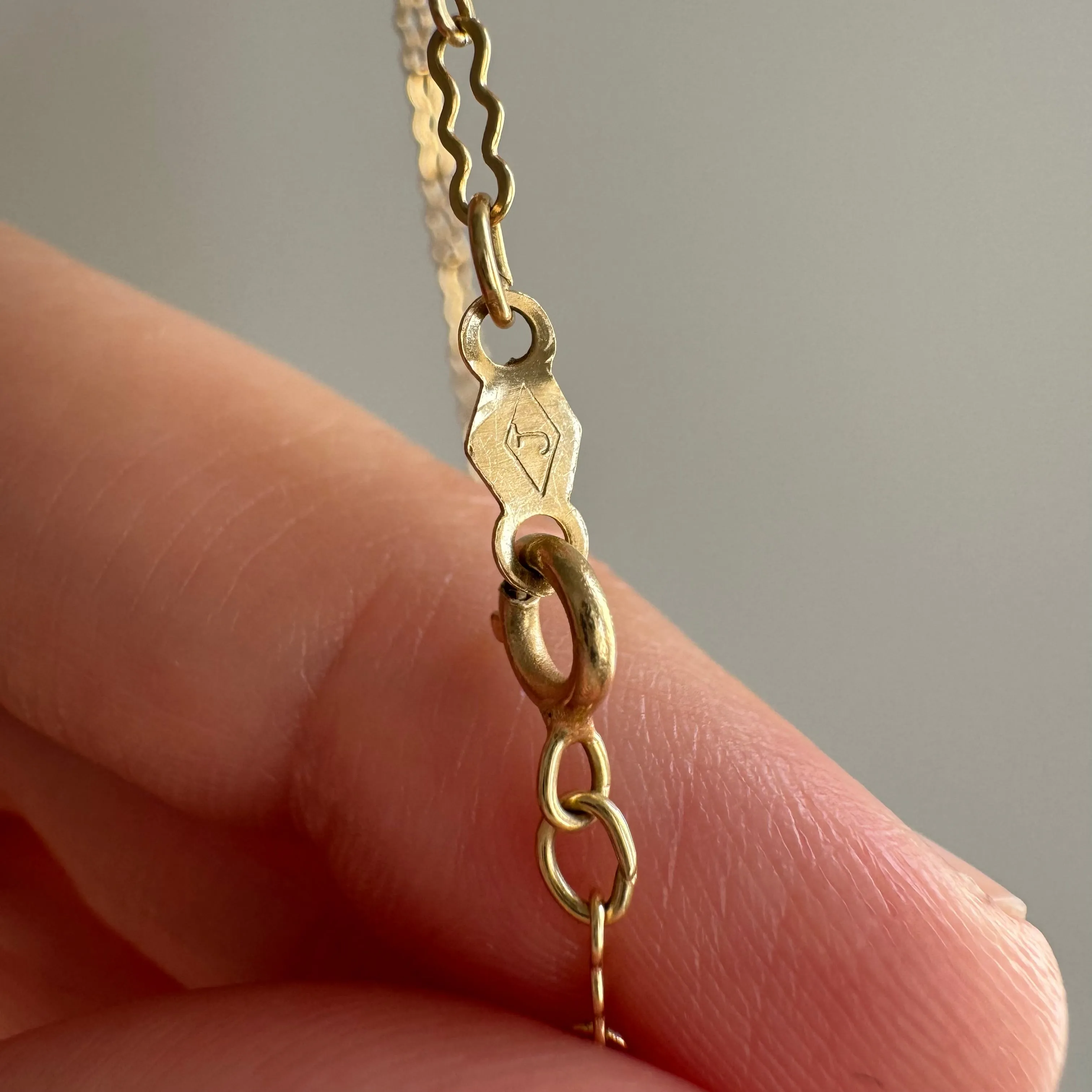 V I N T A G E // almost peanut / 14k yellow gold fancy link paperclip chain / 15.25