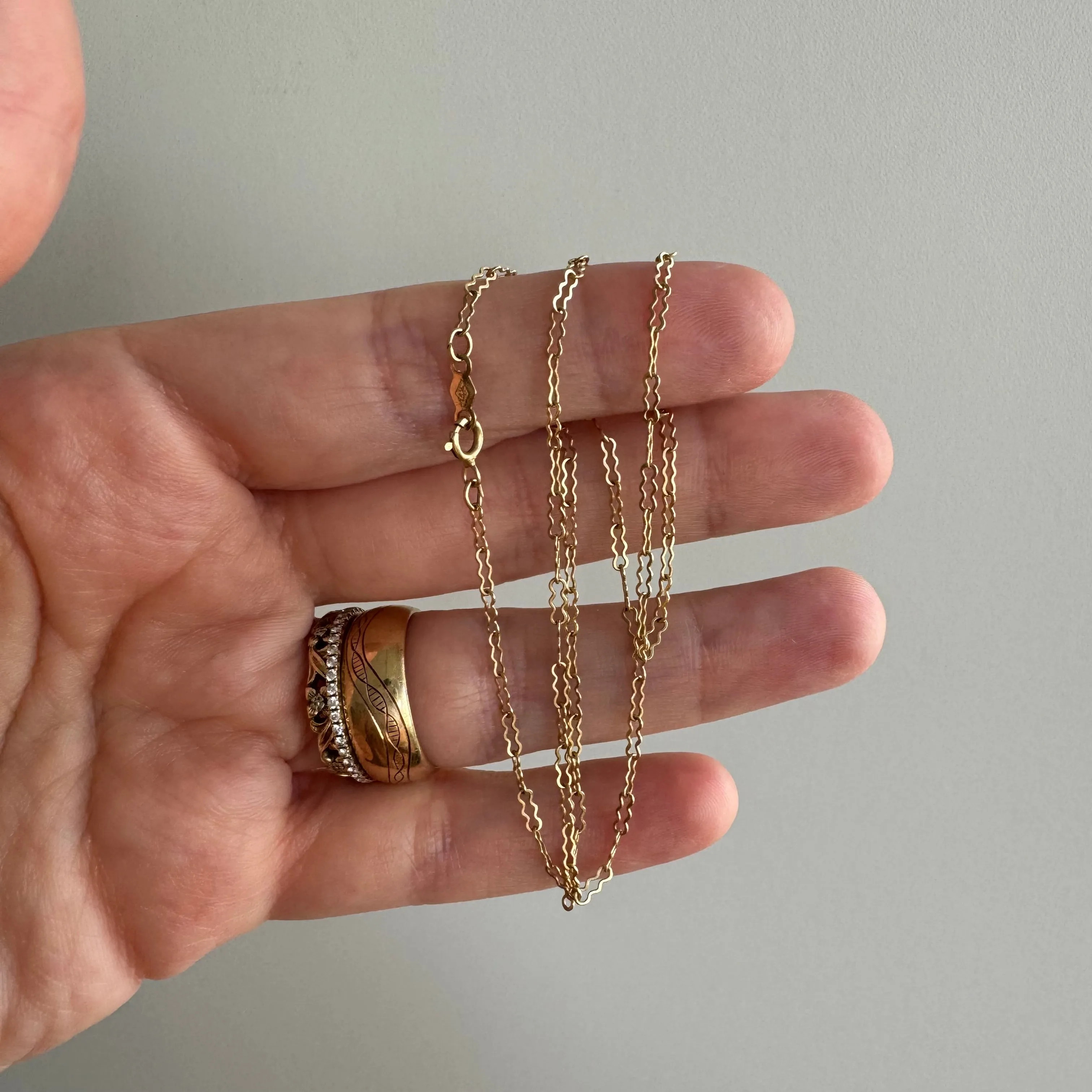 V I N T A G E // almost peanut / 14k yellow gold fancy link paperclip chain / 15.25